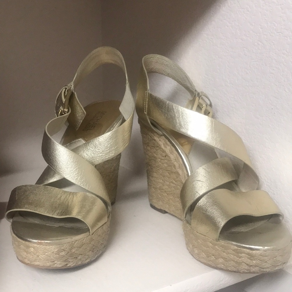 Gold Michael Kor’s Sandals size 8.5